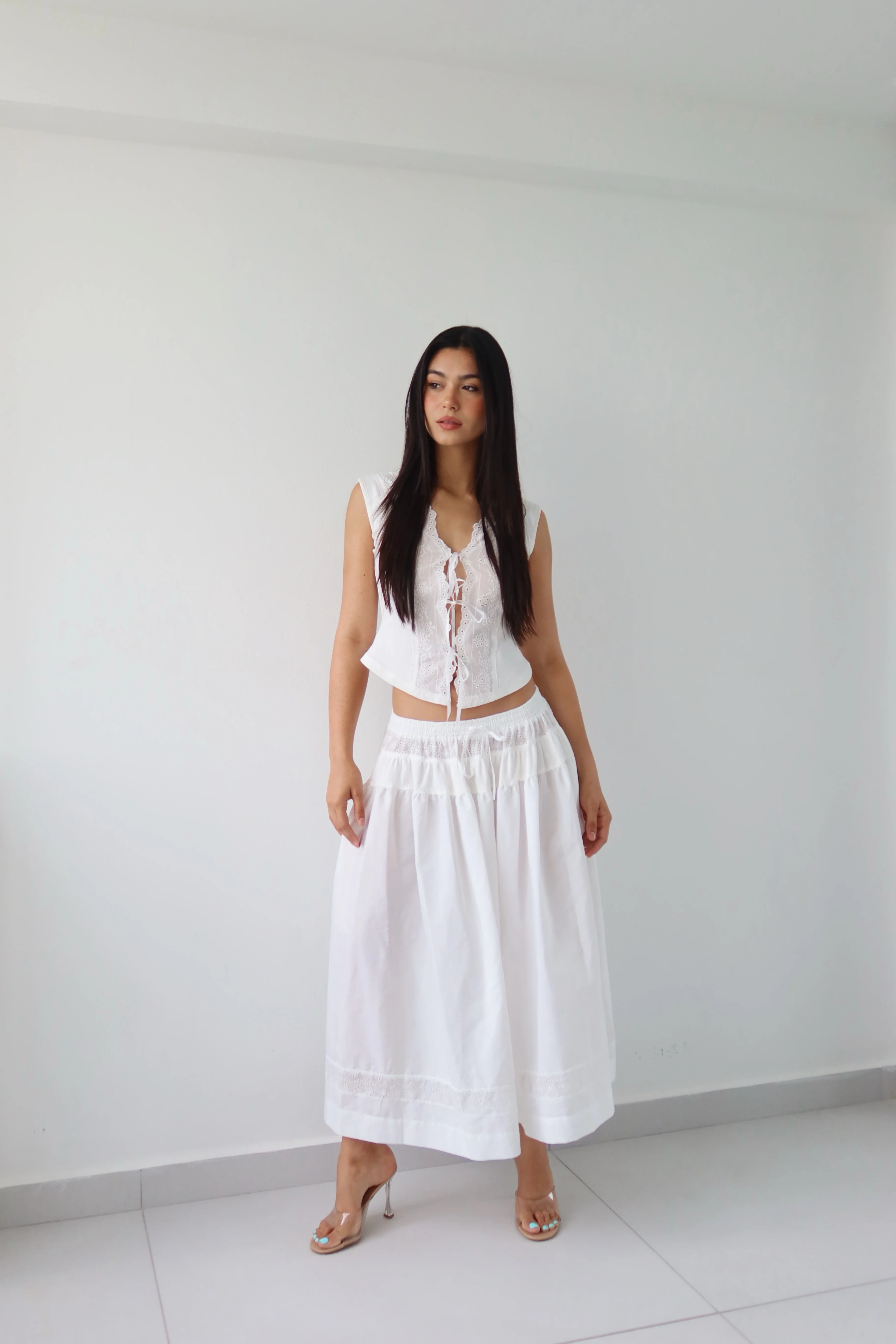 WHITE EYELET SET - Image 4